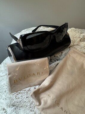 BVLGARI Black Sunglasses for Women on Sale up to 90% Off  display picture 2